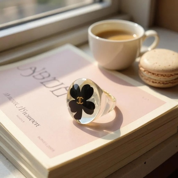 Authentic Vintage CHANEL Lucite Ring LUCKYClover Extremely Rare-Collectors Dream - Picture 2 of 15